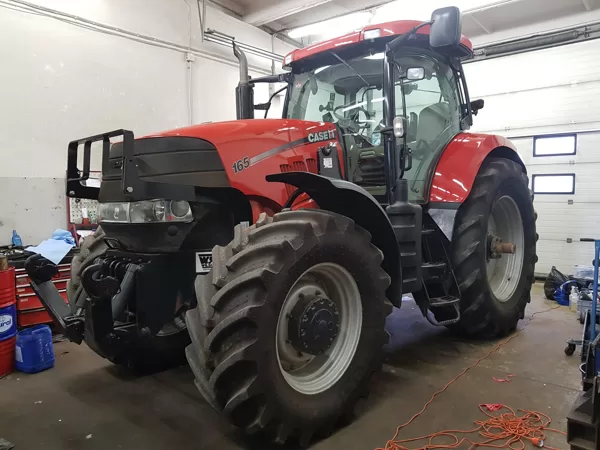 TRACTOR CASE PUMA 165