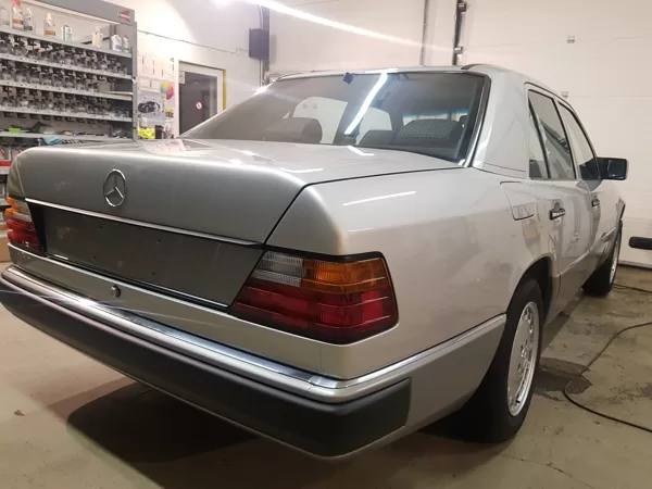MERCEDES 124